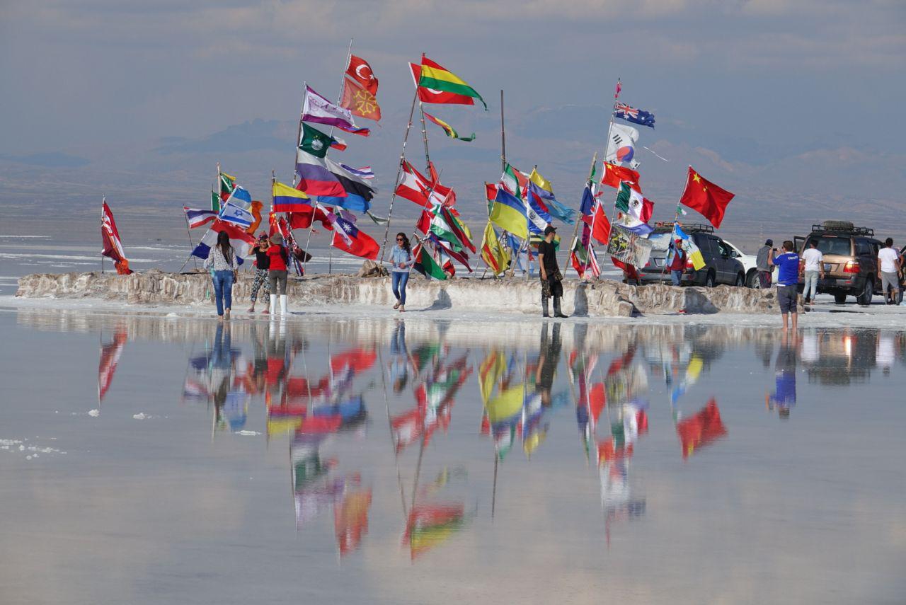 مرکز دریاچه نمک اویونی بولیوی