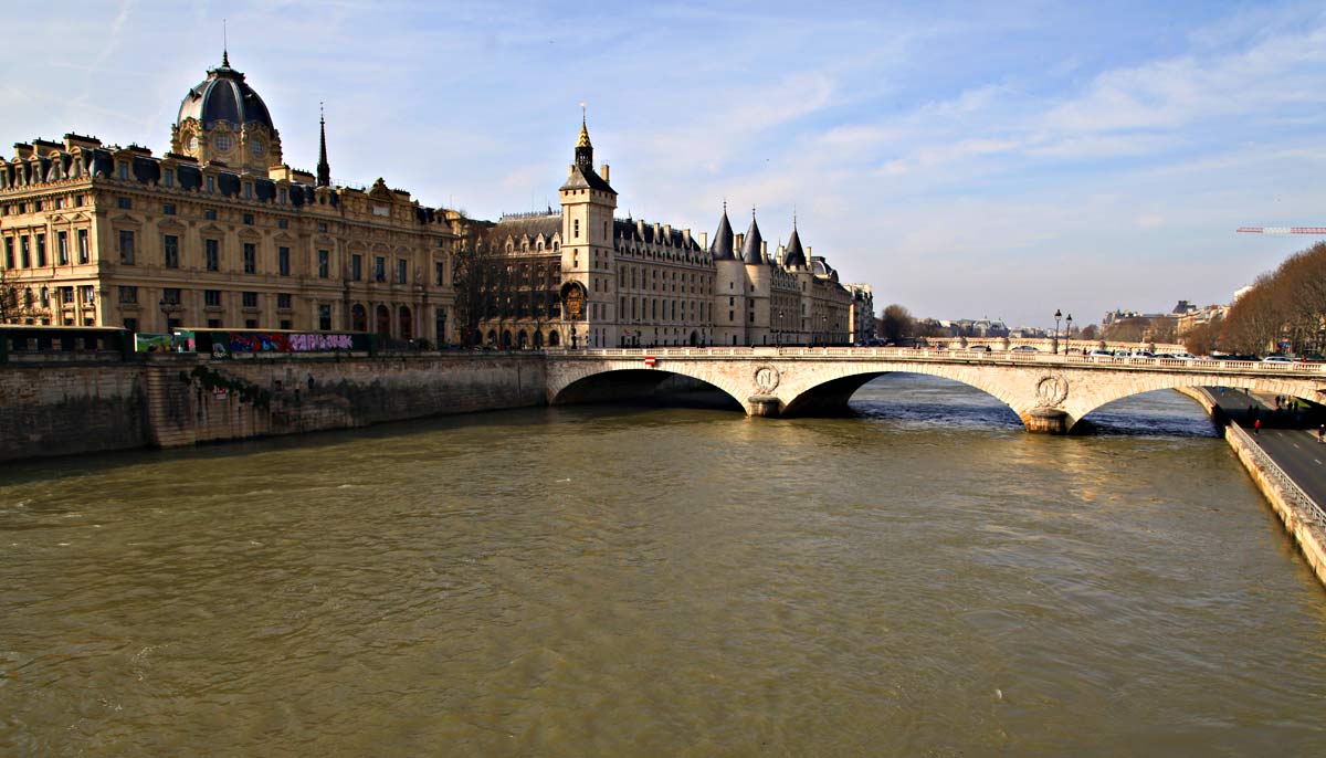 رودخانه سن در پاریس - سفرنامه پاریس