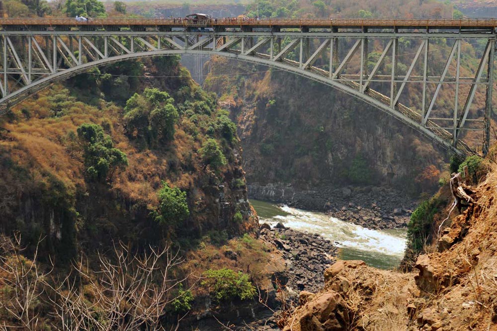 رودخانه زامبزی ، سفرنامه آبشار ویکتوریا