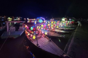 6-Hoi-An-boat-riding