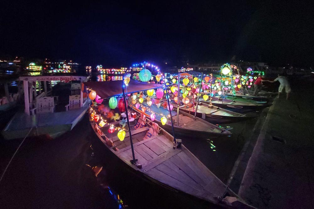 6-Hoi-An-boat-riding