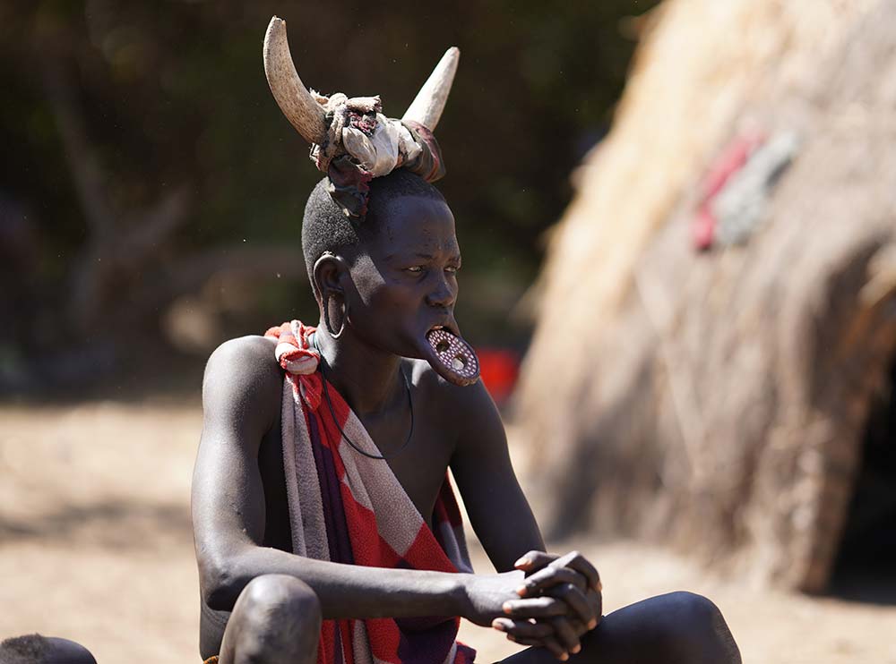 مردم قبایل اتیوپی قبلیه لب بشقابی ها